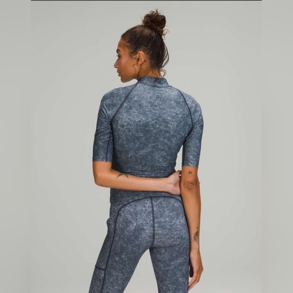 Lululemon Waterside UVP Short-Sleeve Rash Top Guard Denim Wash Blue Multi XXS - Picture 5 of 16